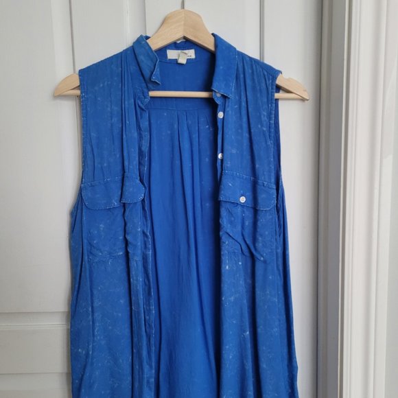 Sleeveless Blouse with Collar - Picture 2 of 4